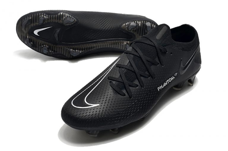 nike phantom black and white