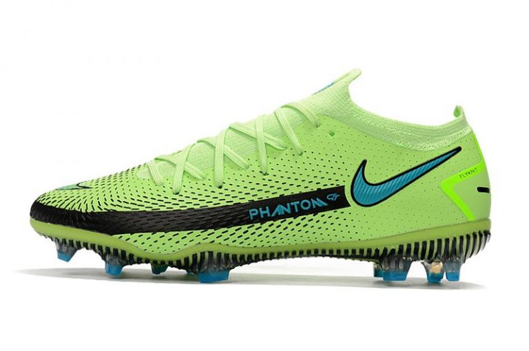 nike phantom football boots